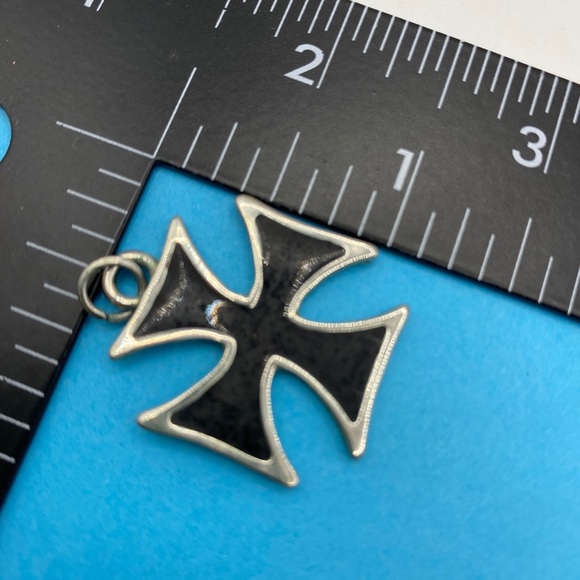 Knight's Templar Red Cross Pewter & Black Silver Cross Pendants - Picture 3 of 8
